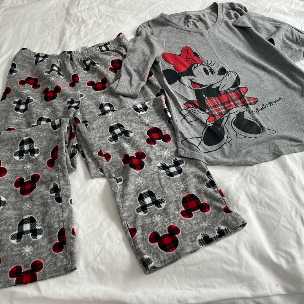 Disney Minnie Mouse Gray Pajama Set Women’s S/Med